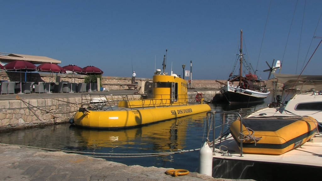What is the best way to travel in Crete? Even submarines are available!